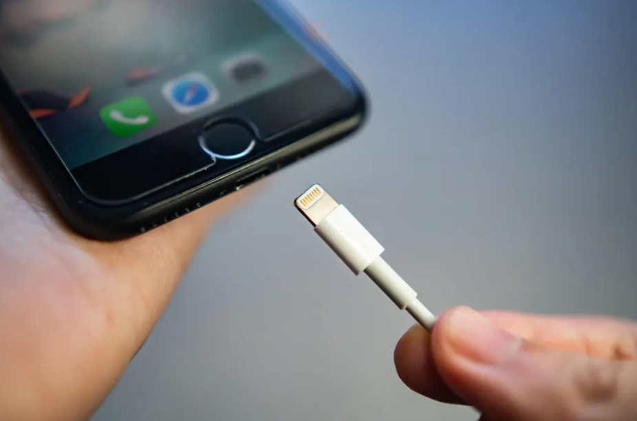 You're Charging Your iPhone Wrongly; How To Charge Correctly
