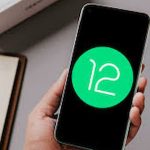 Android 12: There's Trouble If Your Phone Displays This Green Light